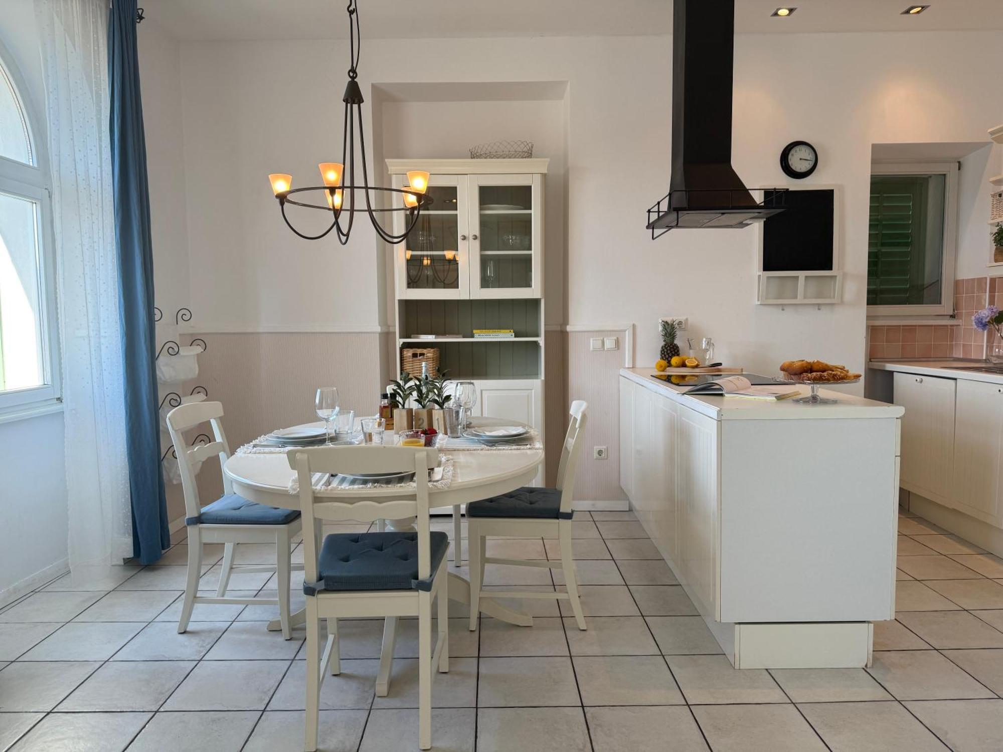 Pavi Apartments Vila Amalia 실로 외부 사진