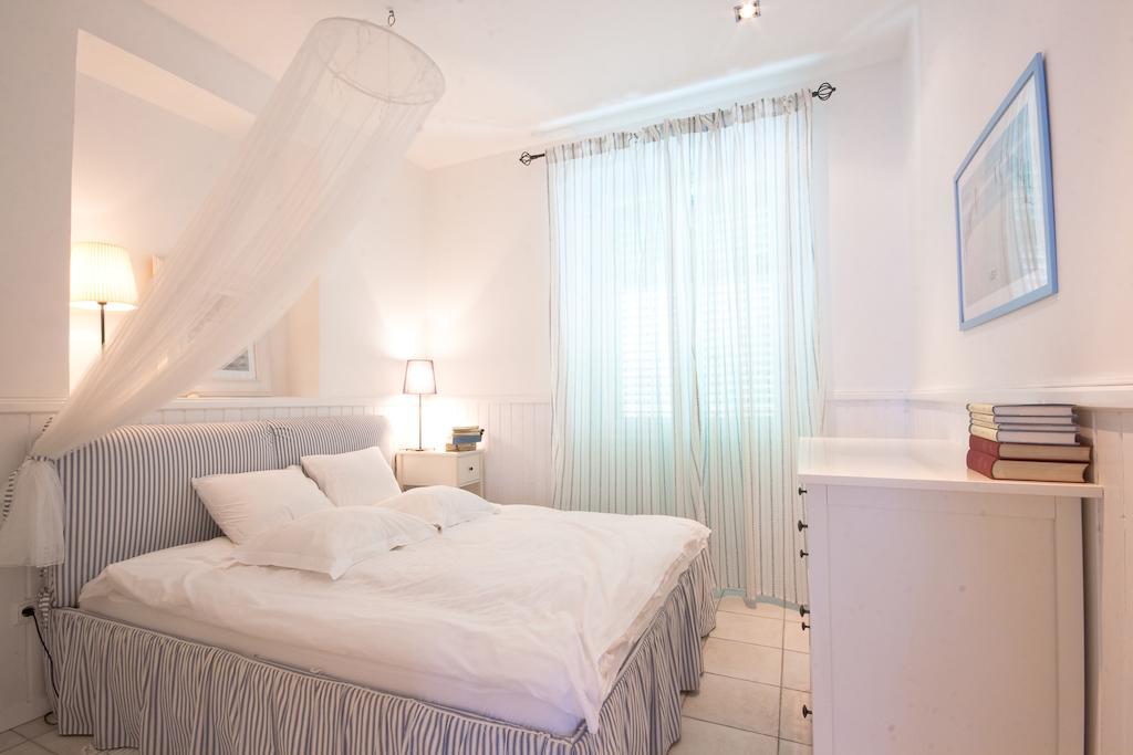 Pavi Apartments Vila Amalia 실로 객실 사진